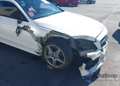 2017 Mercedes-Benz C 300 z USA, uszkodzony, nr VIN WDDWJ4JB4HF536642